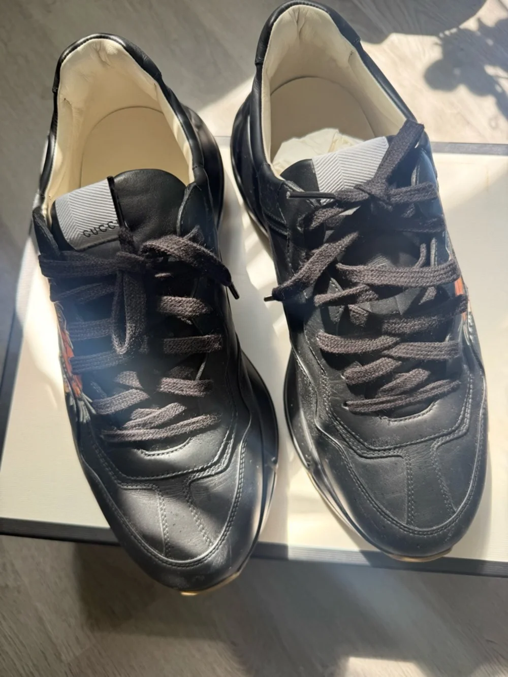 GUCCI MENS LEATHER SNEAKERS SIZE 9 - Picture 6 of 14